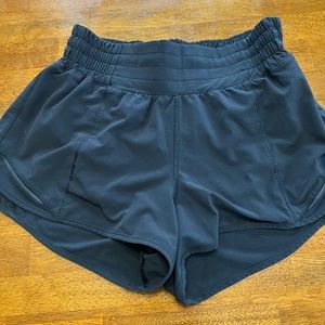 Lululemon Hotty Hot High Rise Lined Shorts 2.5” size 2 Black
